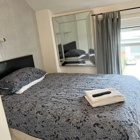 Mayfair Guest House-2