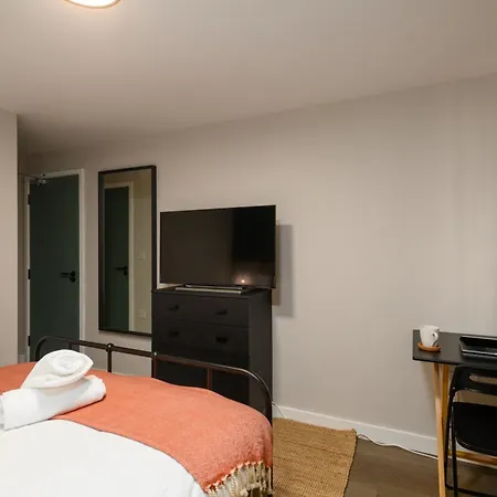 Benjamin Suite - Modern 3Br Apartment With Parking & Wifi-3